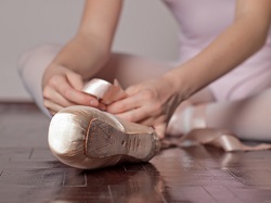 Pointe Hurts…I Want to Quit! post thumbnail image