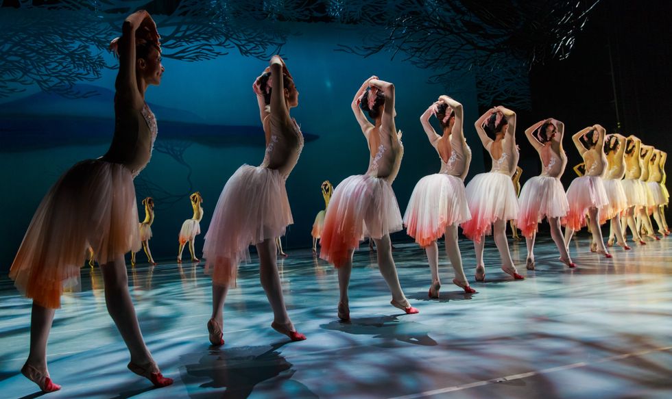 The Hidden Political Messages Behind Chinese Dance Theater Like Shen Yun post thumbnail image